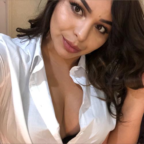 Hotwifeamara