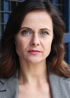 Кэролайн Троубридж