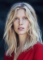 Иселин Стейро