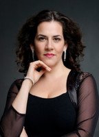 Памела Флорес