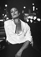 Астрид Оваллес