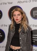 Элли Роуселл