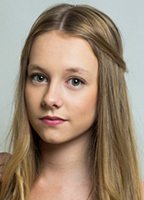 Эстер Экспосито