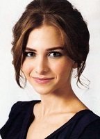 Эзги Асароглу