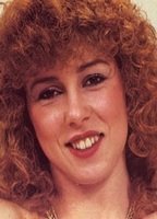 Джиллиан Николс