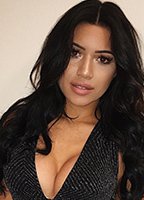 Джулия Келли