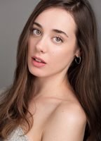 Джулия Молинс