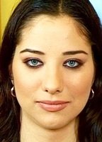 Лара Стивенс