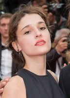 Лола Бессис