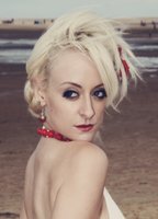 Стефани Мур