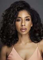 Ивонн Сенат Джонс