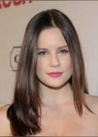 Челси Хоббс