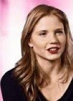 Элиза Райсембел