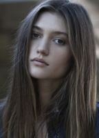 Элизабет Элам