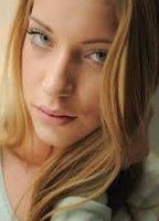 Эмили Крайтон