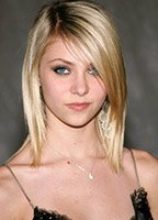 Тейлор Момсен