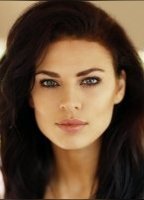 Твинни Ли Мур