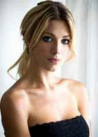 Лаура Суррих