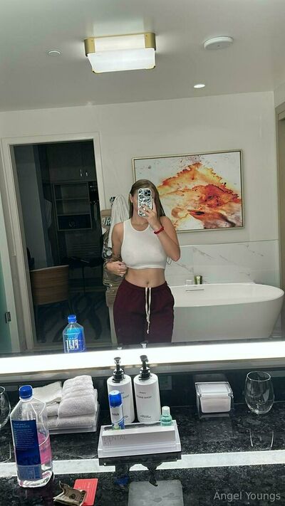 Angelyoungsxxx