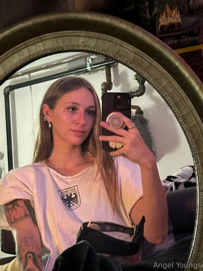 Angelyoungsxxx
