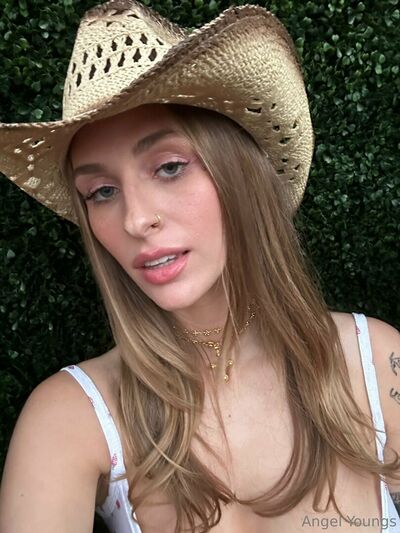 Angelyoungsxxx