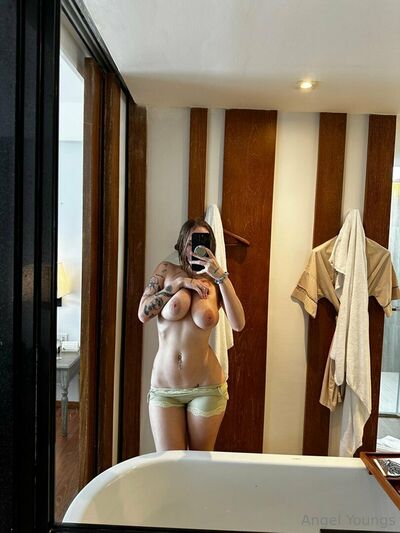 Angelyoungsxxx