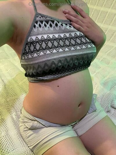 Asianbellygirl
