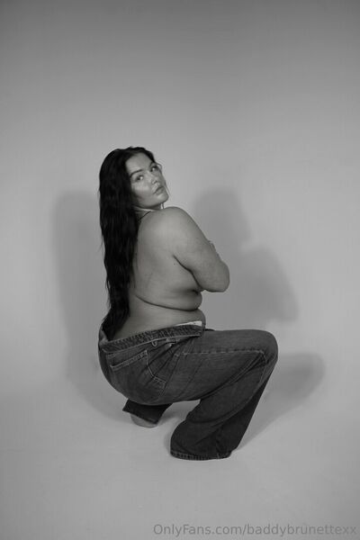 Baddybrunettexx