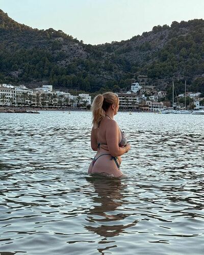 Barbiegotthicc