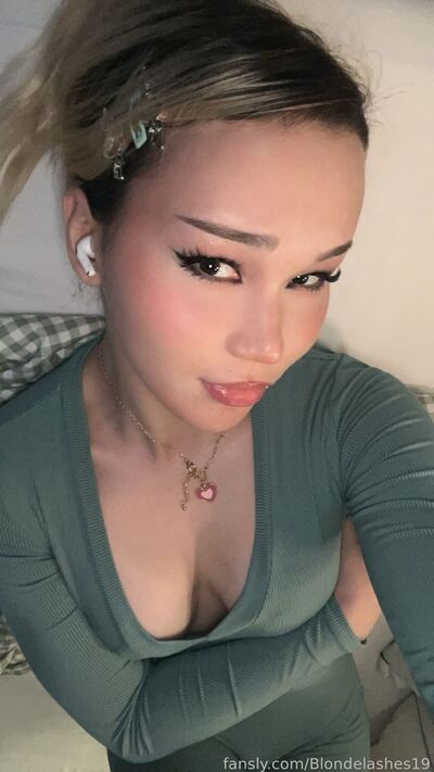 Blondelashes19