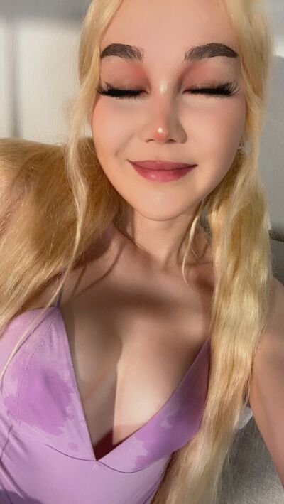 Blondelashes19