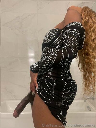 Blondiegotperks
