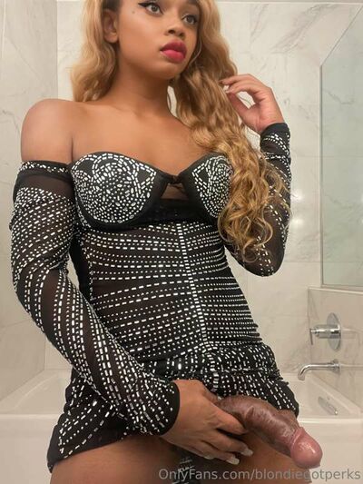 Blondiegotperks