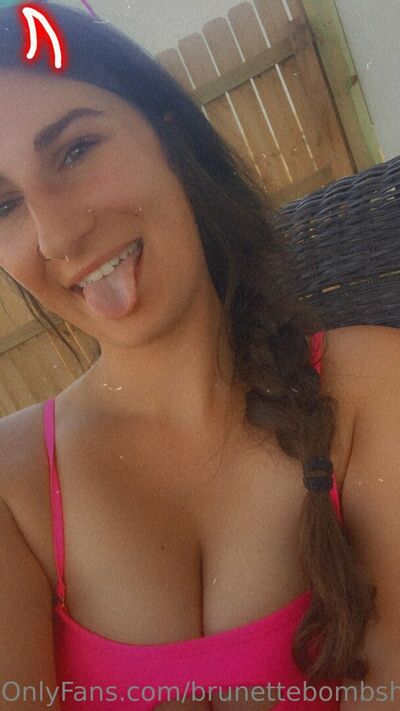 Brunettebombshell13