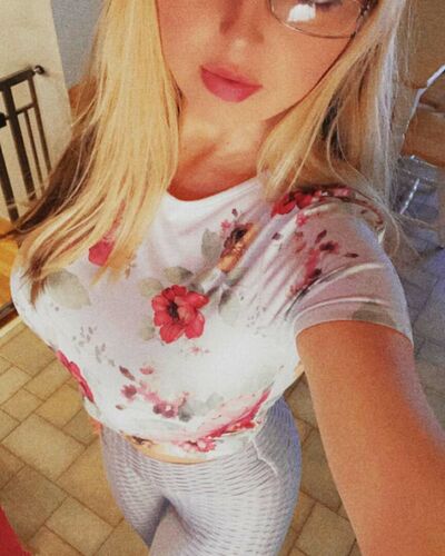 Bustyveronica