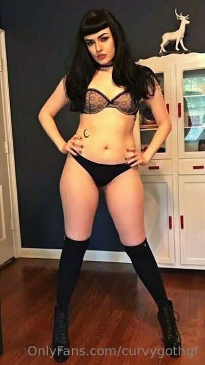 Curvygothgf