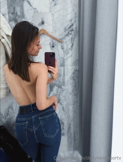 Dollynextdoor