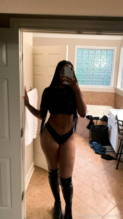Ebonykinkyqueen