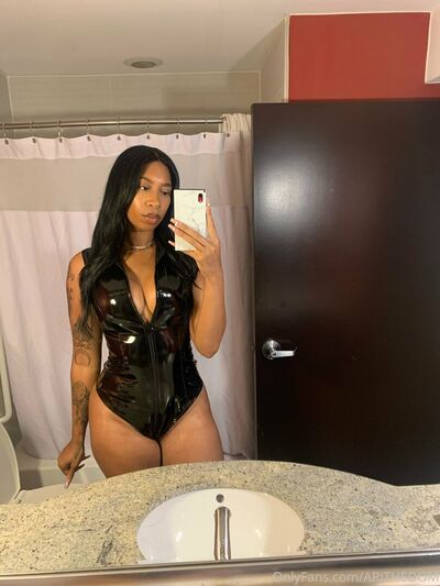 Ebonykinkyqueen
