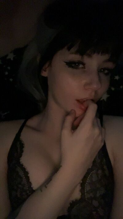 Egirlshadowx