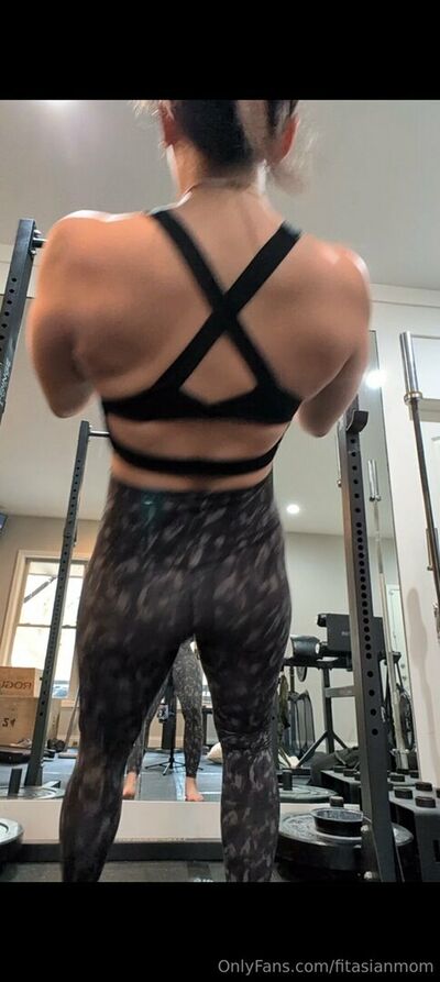 Fitasianmom