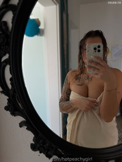 Hotpeachygirl