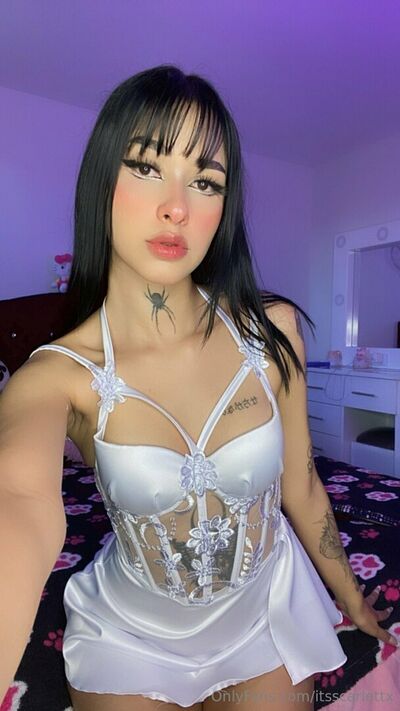 Itsscarlettx