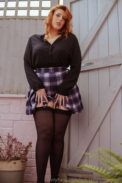 Ladylangfordnylons