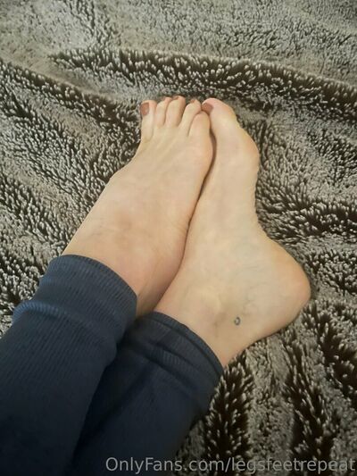 Legsfeetrepeat