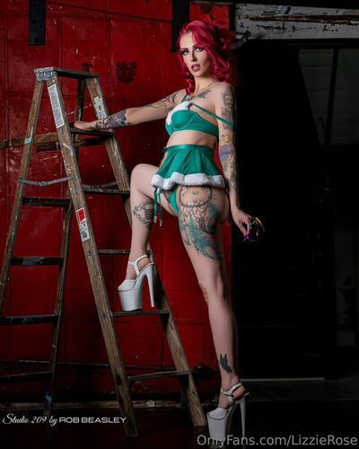 Lizzierosex0