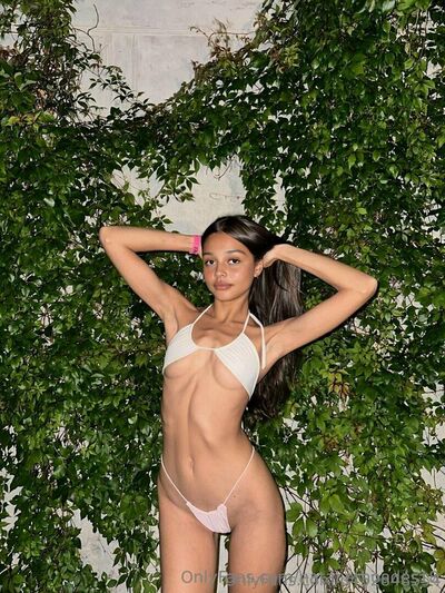 Natalierhoades18