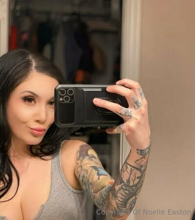Noelleeaston