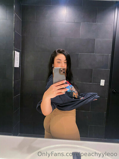 Peachyyleoo