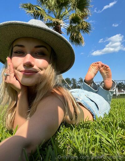 Piperscutefeet